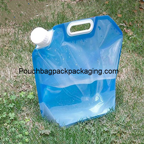 Pochette à bec vertical de 5 L pour l'eau, sac à eau en plastique pliable fournisseur